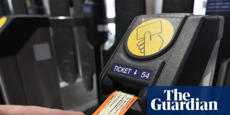 Alivio para los pasajeros de ferrocarril tras el anuncio de la congelación de tarifas en Inglaterra para 2026 | Tarifas de tren