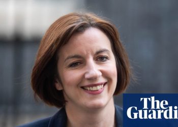 Todas las escuelas de Inglaterra recibirán objetivos de asistencia de alumnos generados por IA | Asistencia y ausencia a la escuela