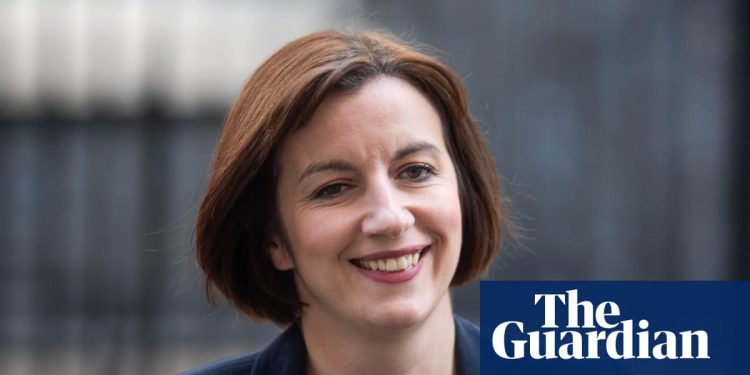 Todas las escuelas de Inglaterra recibirán objetivos de asistencia de alumnos generados por IA | Asistencia y ausencia a la escuela