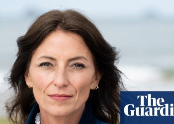Davina McCall revela que se sometió a una cirugía por cáncer de mama | David McCall