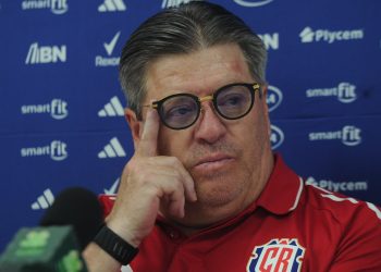 Miguel 'Piojo' Herrera volvió a México tirando fuerte: dice que en Costa Rica lo juzgaron 'como si fuera 'un criminal'