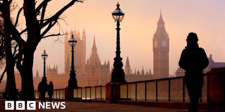 Un asistente del parlamentario informó sobre un presunto acercamiento de China a LinkedIn