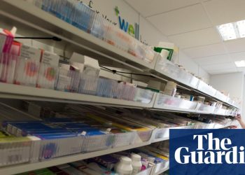 Funcionarios del Reino Unido 'trabajando día y noche' para resolver la disputa sobre los precios de los medicamentos en el NHS' | industria farmacéutica