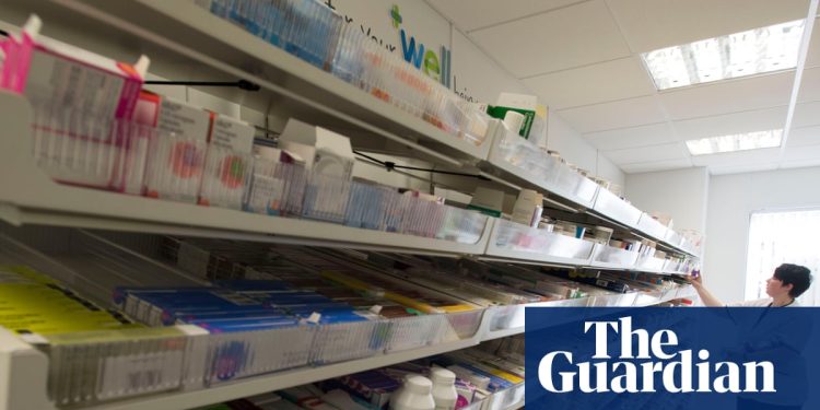 Funcionarios del Reino Unido 'trabajando día y noche' para resolver la disputa sobre los precios de los medicamentos en el NHS' | industria farmacéutica