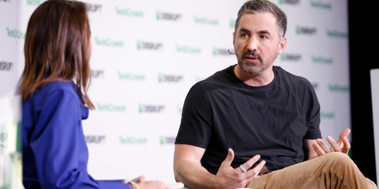 La sencilla prueba de Kevin Rose para el hardware de IA: ¿te gustaría darle un puñetazo en la cara a alguien que lo lleva puesto?