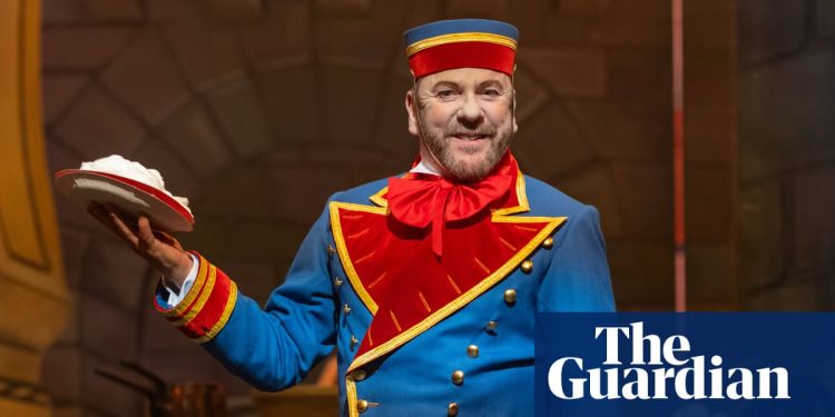 ¡Oh, sí lo es! Kiefer Sutherland se sumerge en el mundo del panto | Kiefer Sutherland
