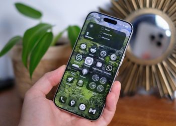 Cómo hacer que el fondo de la pantalla de bloqueo sea holográfico en iOS 26