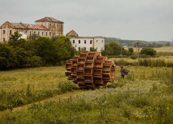 A Bucarest, en la bouillonnante scène culturelle, s'adapter est un art de vivre