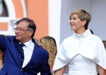 El presidente Gustavo Petro reveló la razón por la que la primera dama, Verónica Alcocer, no habría regresado a Colombia: 'No puede'