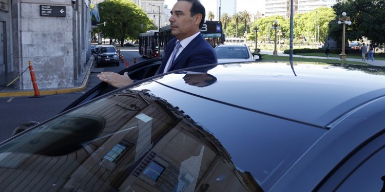 Los radicales negocian unificar bloque con Pichetto y nombrar a Valdés presidente de la UCR