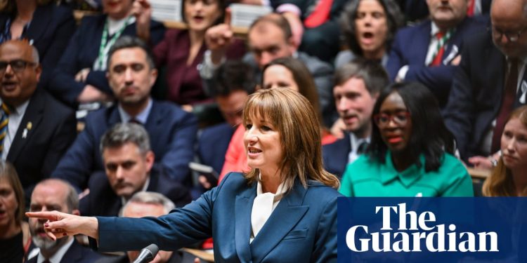 Mansiones, batidos y salario mínimo: el presupuesto laborista para 2025 | Presupuesto 2025