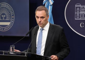 Adorni dijo que todas las candidaturas testimoniales son un fraude menos la de él y la de Santilli