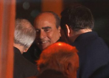 Francos se quedó en YPF y la empresa no sabe si sigue cobrando el sueldo de 70 millones