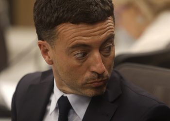 Valdés presiona a De Loredo para que lo respalde en la presidencia de la UCR