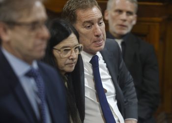 Santilli, Cornejo y los Menem, bajo la tensión de sacar las reformas