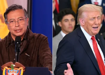El presidente Gustavo Petro cuestiona la autoridad de Donald Trump para cerrar el espacio aéreo de Venezuela