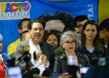 Pacto Histórico reafirma su intención de ir al frente amplio con Iván Cepeda y señala cuáles son los 'obstáculos' jurídicos que no ha superado