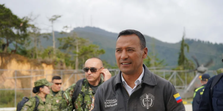 Citarán a moción de censura al ministro de Defensa, Pedro Sánchez, por muerte de siete menores en bombardeo en Guaviare.