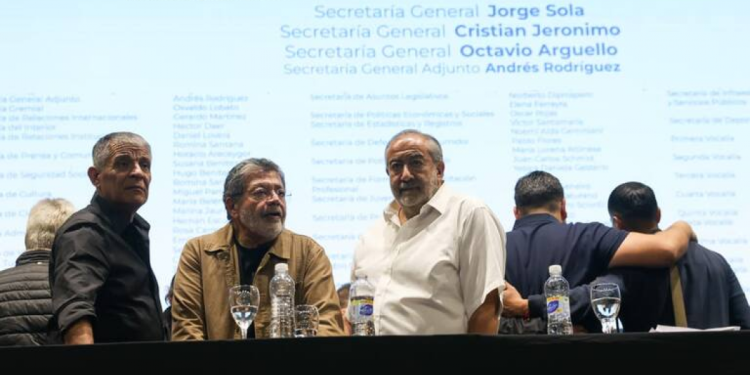 Moyano sostiene que su triunviro en la nueva conducción de la CGT y la UTA se bajó