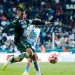 James Rodríguez hace espectacular asistencia en su despedida del León, con derrota; video