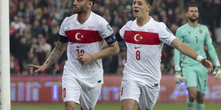 Turquía asegura la 'repesca'… y sueña con una utopía ante España