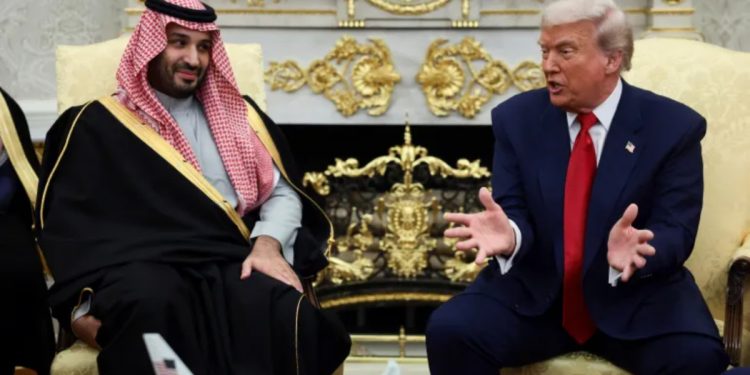 Altercado de Trump con un periodista por la muerte de Khashoggi en presencia del príncipe saudí Bin Salmán