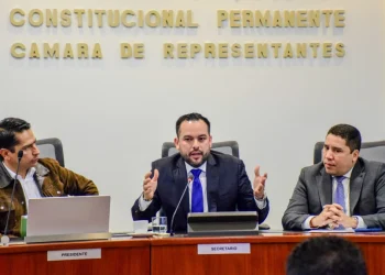 Se avecina otra controversia en el Congreso por mensaje de urgencia que radicó gobierno Petro para acelerar la reforma de servicios públicos