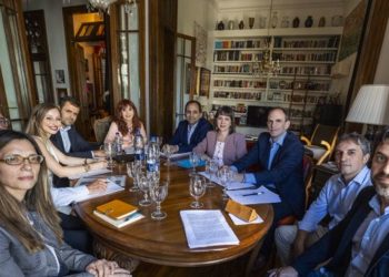 Cristina dijo que le limitaron las visitas porque cuestiona la economía de Milei: «La gente ahorra en papel higiénico»