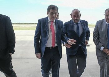 El gobierno quiere ampliar la Corte y debate si negociar con Cristina o los gobernadores