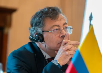 Presidente Gustavo Petro rechaza declaración de la COP30 por omisión del uso de combustibles fósiles