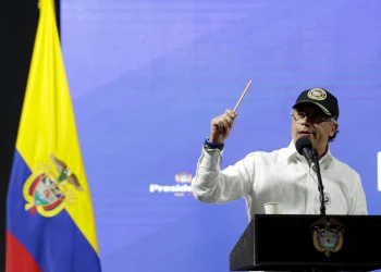 Gobierno reabrió polémica en el servicio diplomático con borrador que elimina los requisitos profesionales y académicos para cónsules y embajadores