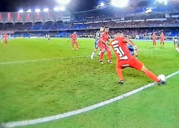 ¿Entró o no entró la pelota en el empate de Junior contra América? Video