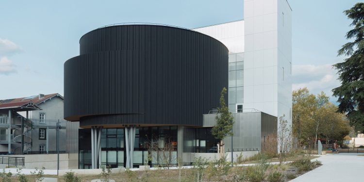 Centro de Ciencias Cosmocité / Arcane Architectes