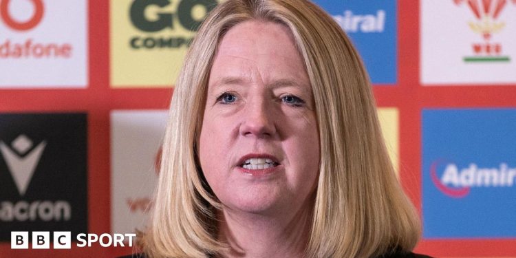 Abi Tierney: el director ejecutivo de la Welsh Rugby Union volverá al trabajo