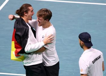 Locura alemana de madrugada: salvan tres bolas de eliminatoria y se medirán con España