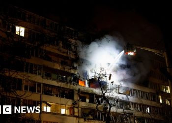 Al menos cuatro muertos en ataques nocturnos contra edificios residenciales