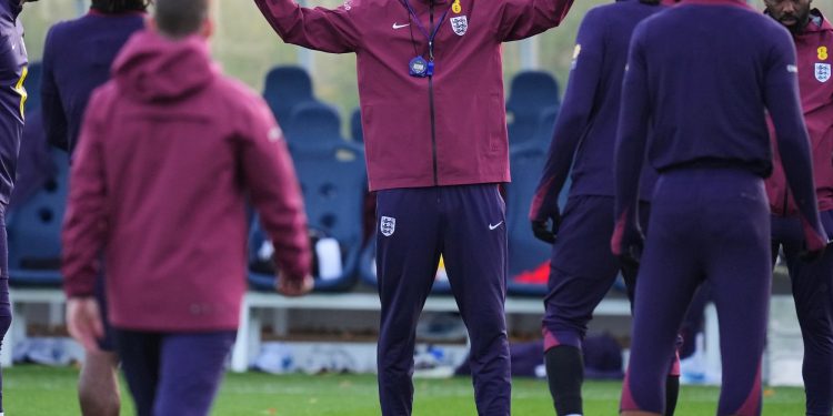 El entrenador de Inglaterra, a lo Bielsa: las tres figuras que «no pueden jugar juntos» :: Olé