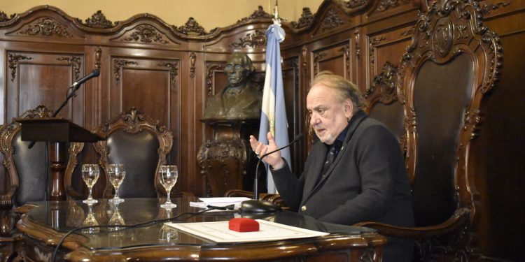 Jorge Alemán recibió el Doctorado Honoris Causa de la Universidad Nacional de Córdoba | Psicoanalista y columnista de Página/12