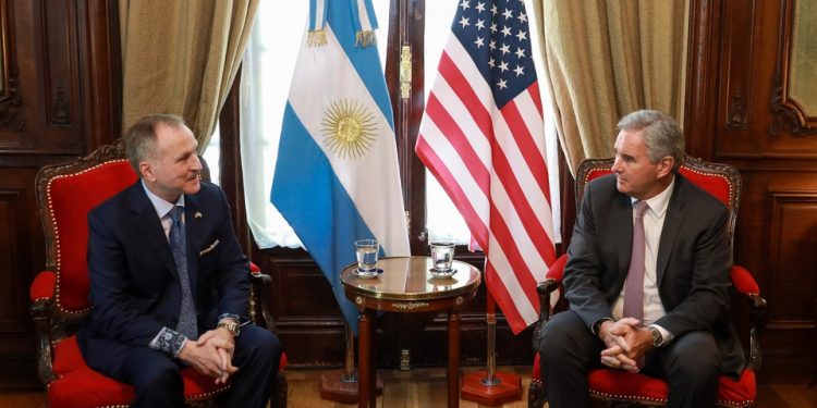 Peter Lamelas se desempeñó como embajador de Estados Unidos en Argentina | Una bienvenida con mensaje político.