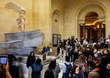 La Cour des comptes épingle la gestion du Louvre et son choix de privilégier les adquisiciones de obras para su seguridad