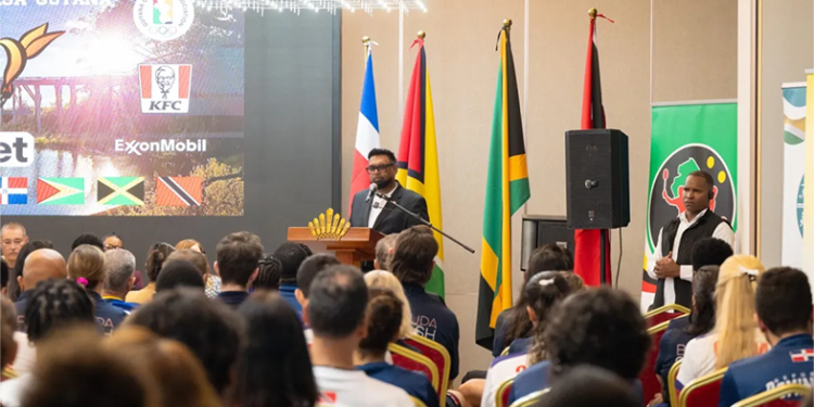 El presidente Ali compromete 25.000 dólares adicionales para la ayuda a Jamaica en la inauguración de Senior CASA