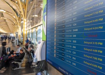 La FAA reducirá los vuelos en un 10 por ciento a medida que se prolongue el cierre del gobierno de EE. UU. | Noticias de aviación