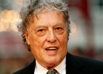 Tom Stoppard, aclamado como el mejor dramaturgo de una generación, muere a los 88 años