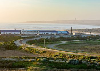 7 viajes de ensueño en tren costero, desde California hasta la costa de Amalfi