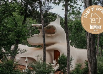 Airbnbs extravagantes: una casa alucinante en Austin donde los ángulos rectos no existen