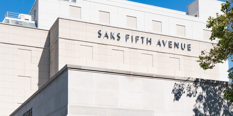 Obtenga una tarjeta de regalo de Saks Fifth Avenue de $75 con una compra de $150
