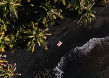 La tranquila costa este de la Isla Grande se está despertando