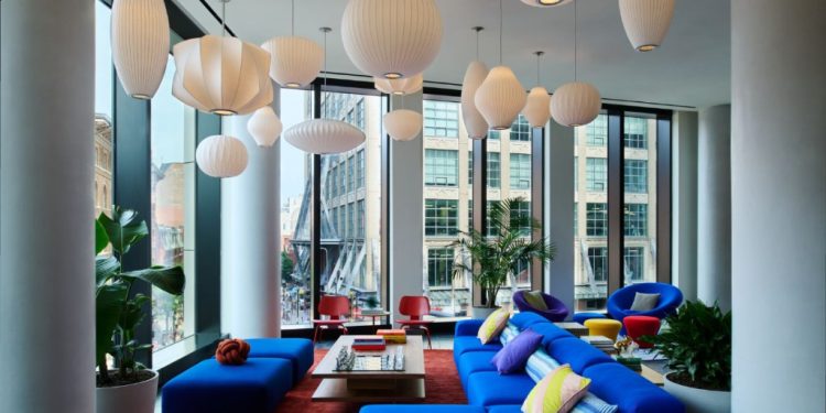 El director ejecutivo de CitizenM habla sobre el cierre de un préstamo de $ 685 millones después de la venta de Marriott