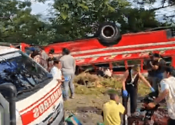 Bomberos reportan pasajeros heridos en accidente de autobús en el km 73 de la ruta al Pacífico