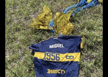 El increíble pueblo donde fue encontrada la camiseta homenaje a Russo y su emotivo descubrimiento :: Olé